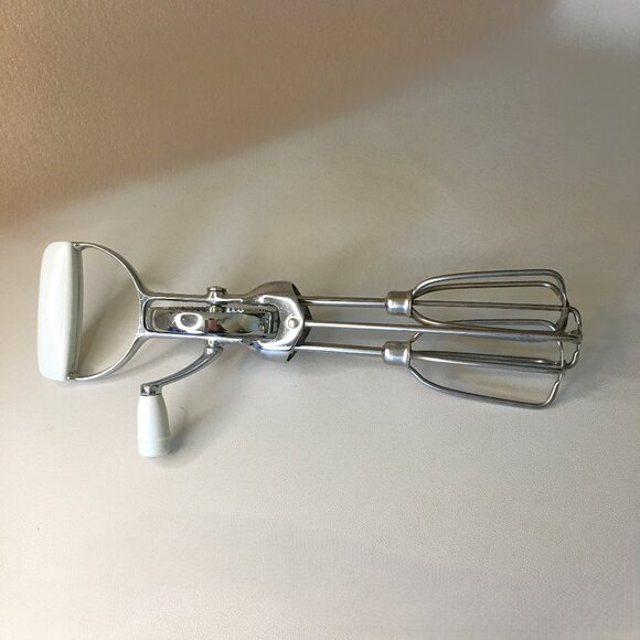 Classic Hand Crank Style EGG BEATER Stainless Steel Mixer 🧑‍🍳 - Picture 3 of 10